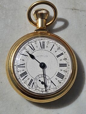 Westclox Gold Pocket Watch – Classic Men's Accessory
